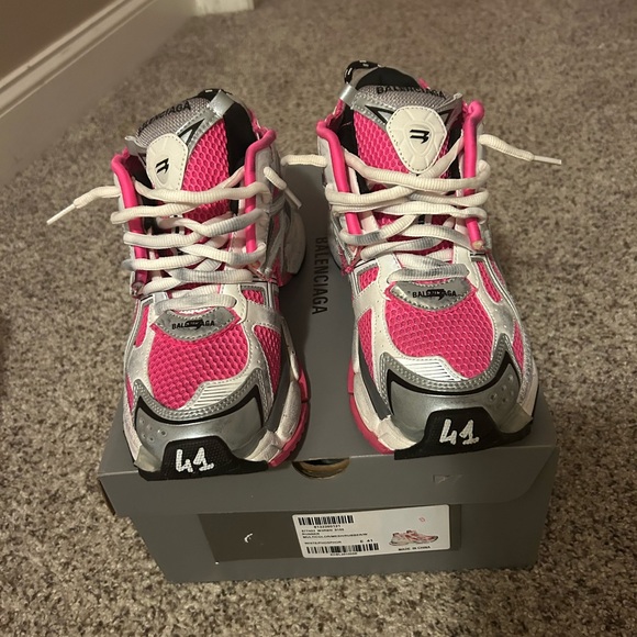 Belenciaga runner slightly used size 41 - Picture 4 of 4